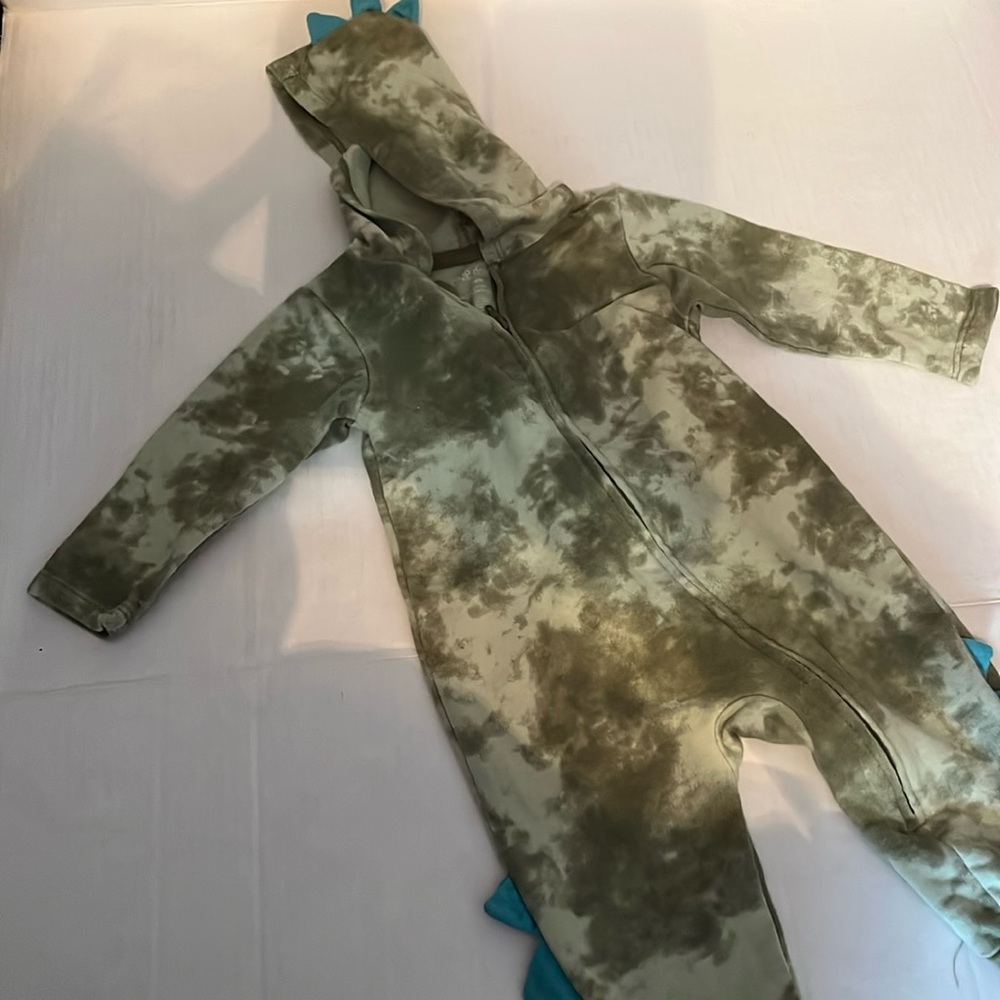Okie Dokie size 6 months green & light green tye dye dinosaur long legs jumper.